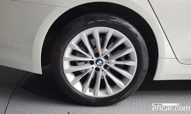 BMW 5 серия 2022 2.0 автомат (гидро), миниатюра 5 BMW 5 серия 2022 2.0 автомат (гидро), миниатюра 5