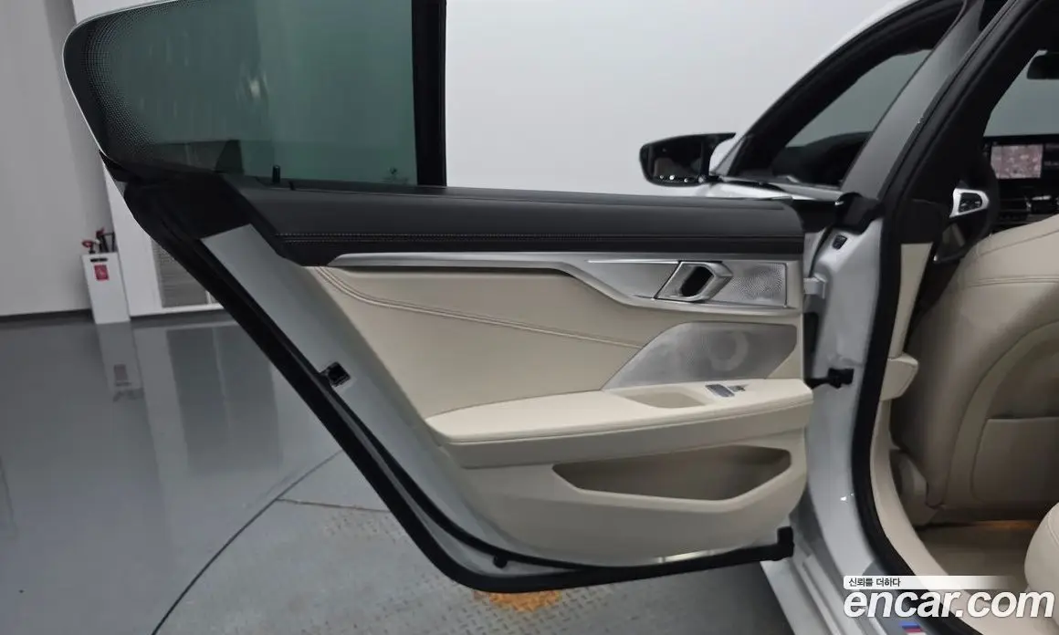 BMW 8 серия 2025 4.4 автомат (гидро), фото 14 BMW 8 серия 2025 4.4 автомат (гидро), фото 14