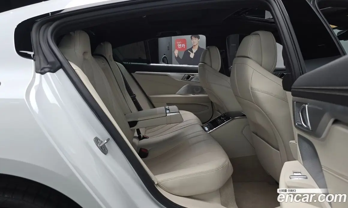 BMW 8 серия 2025 4.4 автомат (гидро), фото 17 BMW 8 серия 2025 4.4 автомат (гидро), фото 17