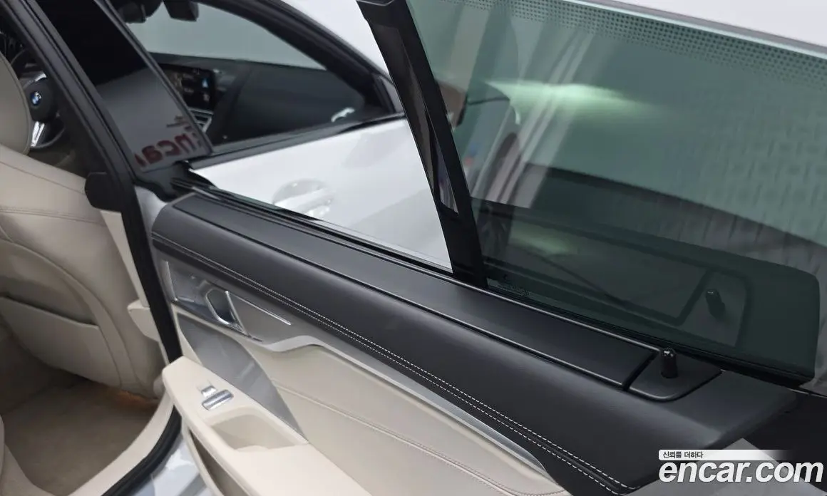 BMW 8 серия 2025 4.4 автомат (гидро), фото 28 BMW 8 серия 2025 4.4 автомат (гидро), фото 28
