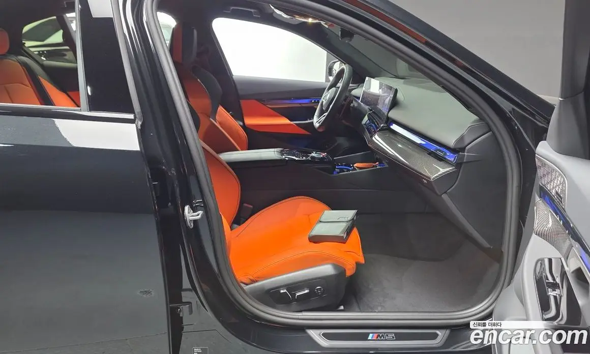 BMW M5 2025 4.4 автомат (гидро), фото 16