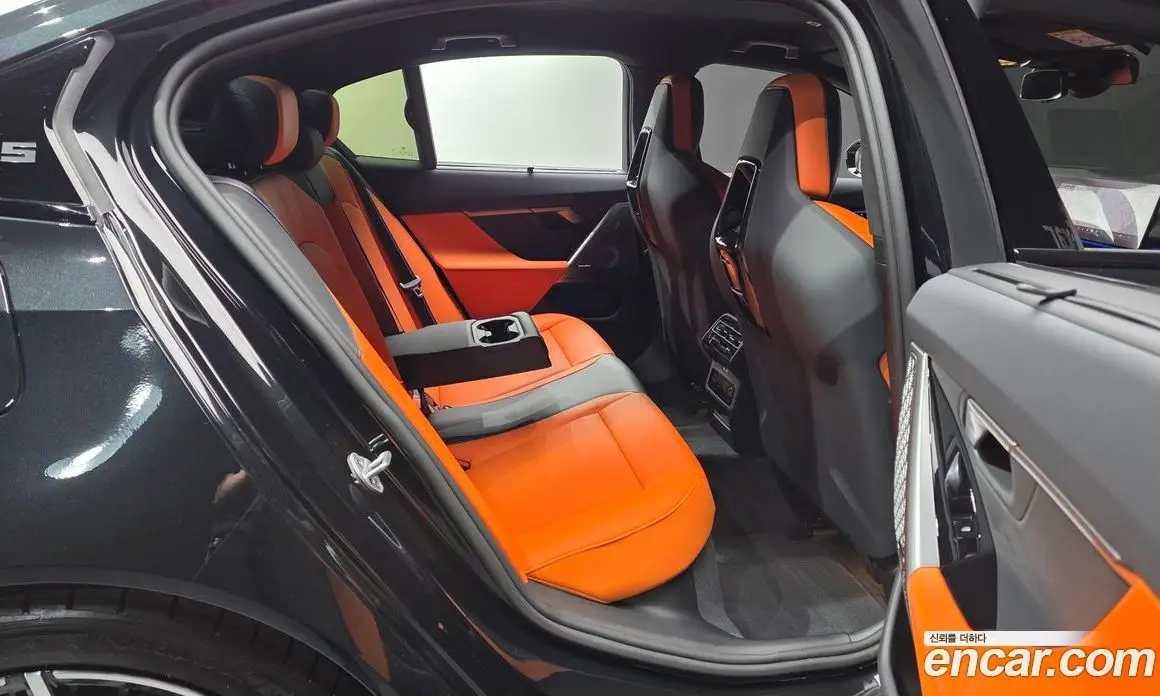 BMW M5 2025 4.4 автомат (гидро), фото 17