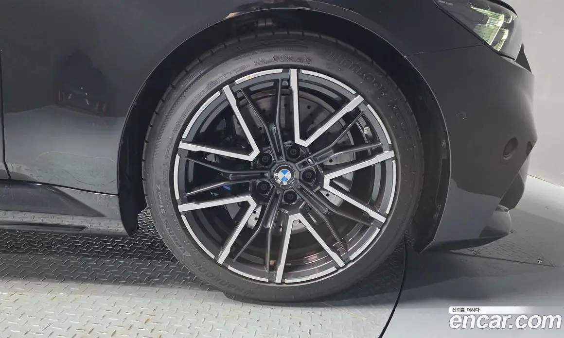 BMW M5 2025 4.4 автомат (гидро), фото 7