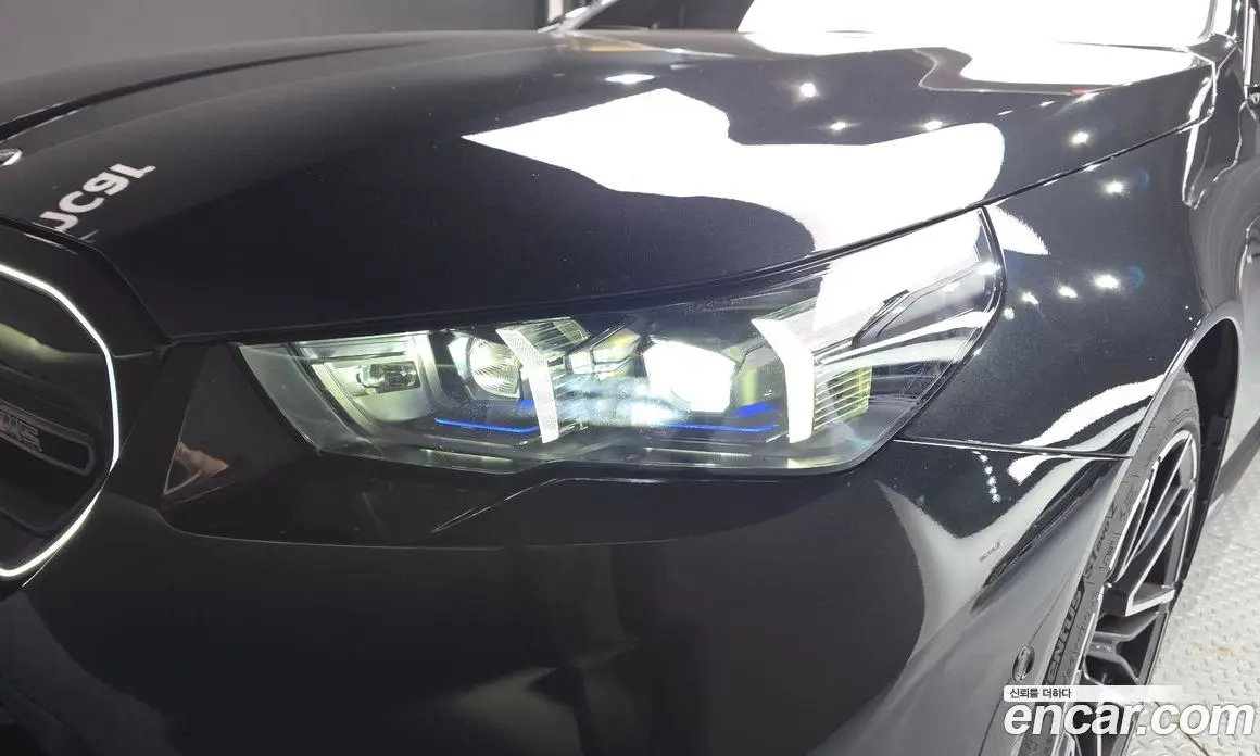 BMW M5 2025 4.4 автомат (гидро), фото 8