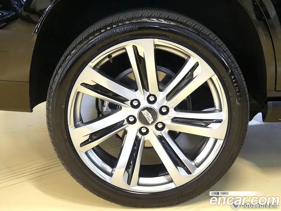 Cadillac Escalade 2025 6.2 автомат (гидро), фото 9 Cadillac Escalade 2025 6.2 автомат (гидро), фото 9
