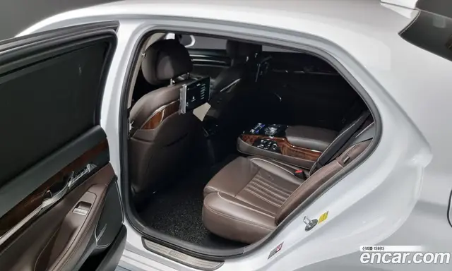 Genesis EQ900 2016 3.3 автомат (гидро), миниатюра 11 Genesis EQ900 2016 3.3 автомат (гидро), миниатюра 11