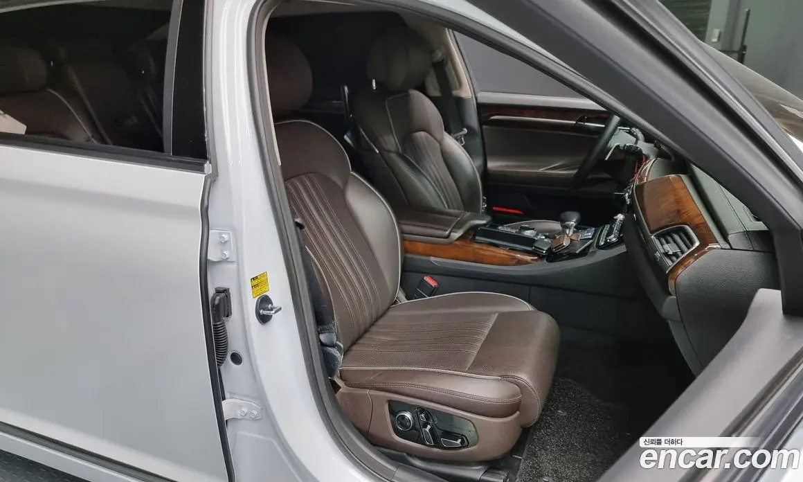 Genesis EQ900 2016 3.3 автомат (гидро), фото 12 Genesis EQ900 2016 3.3 автомат (гидро), фото 12