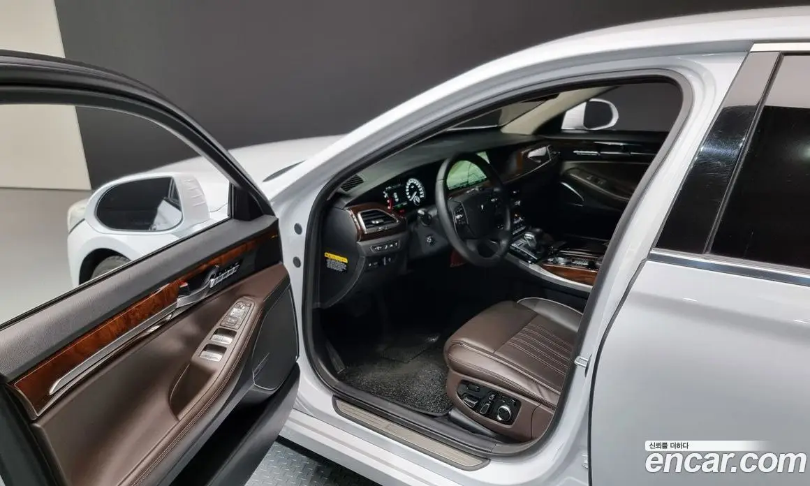 Genesis EQ900 2016 3.3 автомат (гидро), фото 10 Genesis EQ900 2016 3.3 автомат (гидро), фото 10