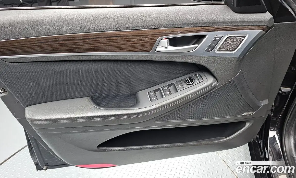 Genesis G80 2017 3.3 автомат (гидро), фото 14 Genesis G80 2017 3.3 автомат (гидро), фото 14