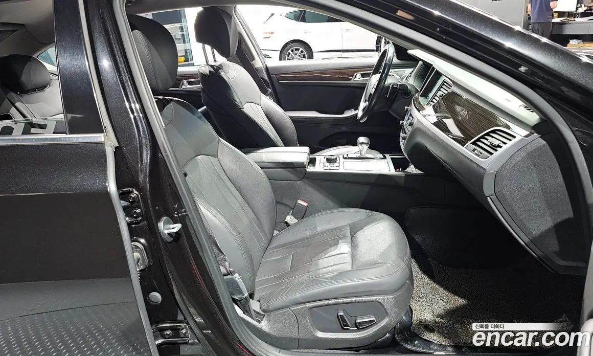 Genesis G80 2017 3.3 автомат (гидро), фото 16 Genesis G80 2017 3.3 автомат (гидро), фото 16