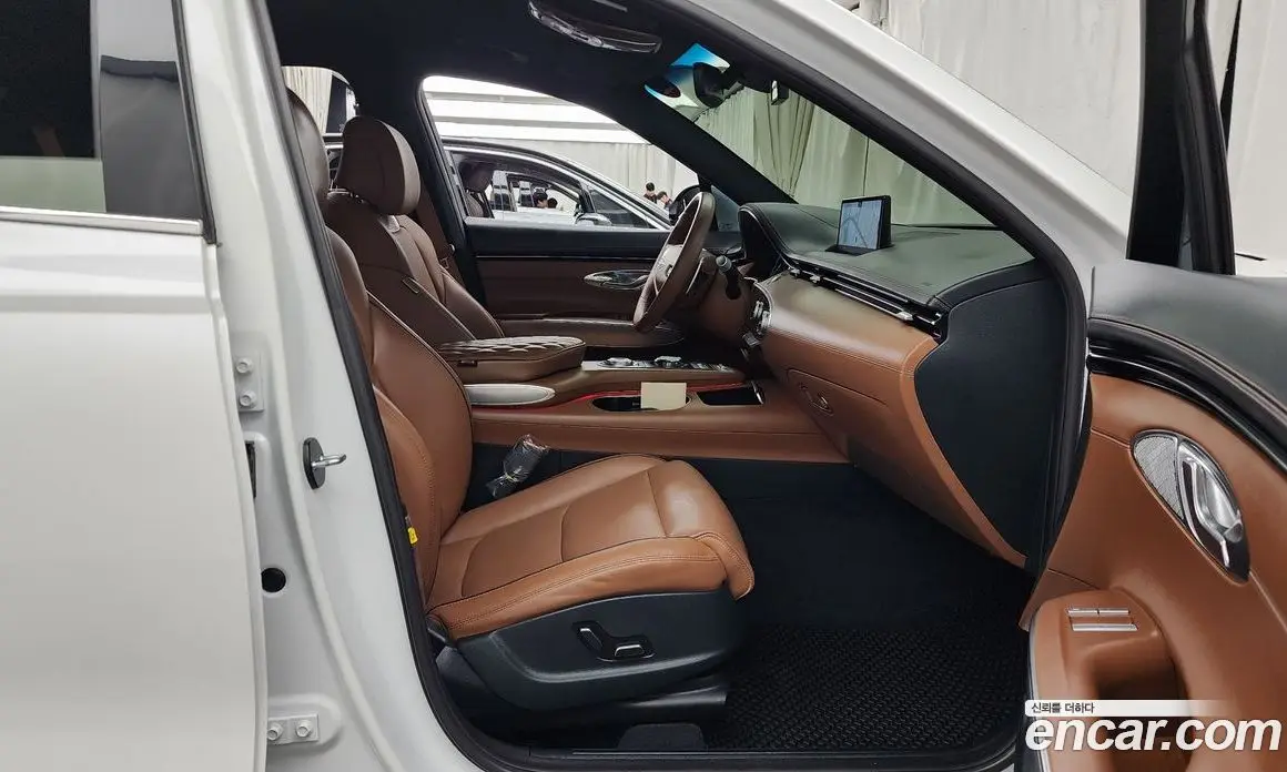 Genesis GV70 2021 2.5 автомат (гидро), фото 17 Genesis GV70 2021 2.5 автомат (гидро), фото 17