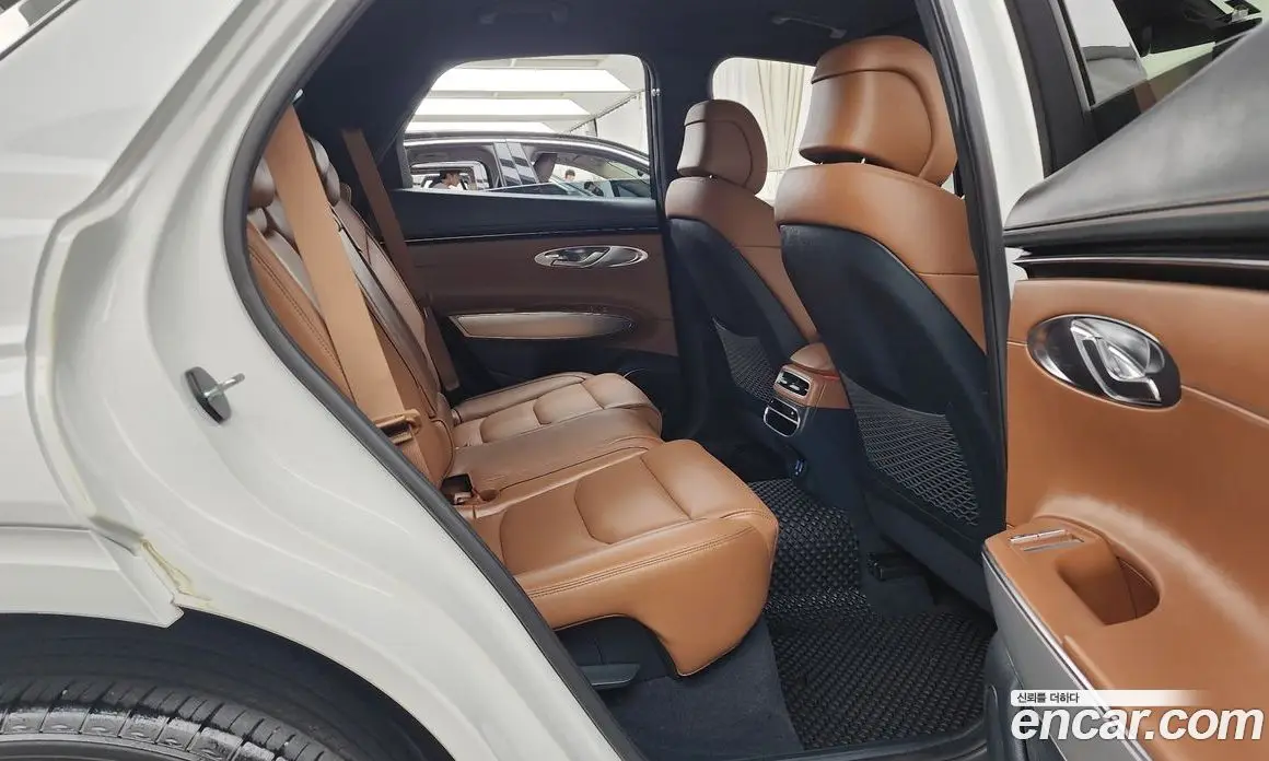 Genesis GV70 2021 2.5 автомат (гидро), фото 18 Genesis GV70 2021 2.5 автомат (гидро), фото 18