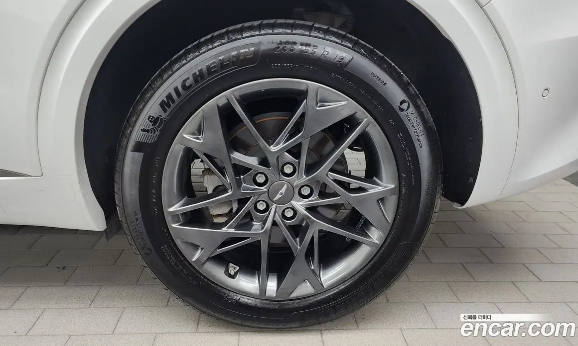 Genesis GV70 2021 2.5 автомат (гидро), фото 7 Genesis GV70 2021 2.5 автомат (гидро), фото 7