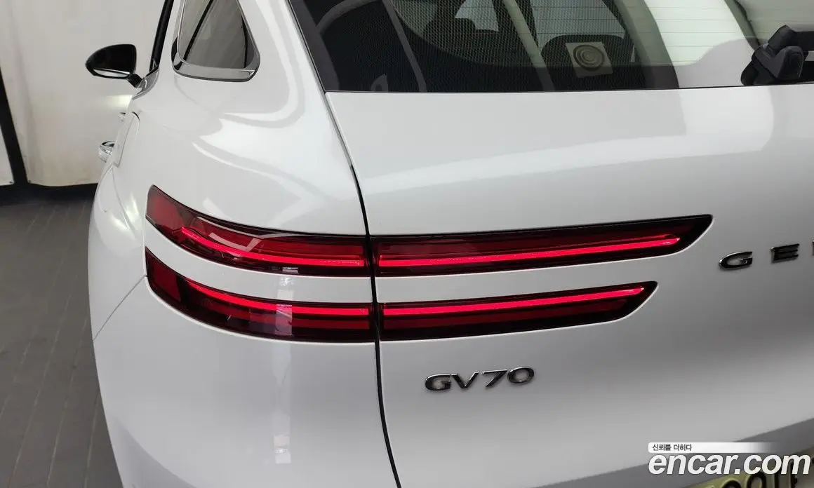 Genesis GV70 2021 2.5 автомат (гидро), фото 9 Genesis GV70 2021 2.5 автомат (гидро), фото 9