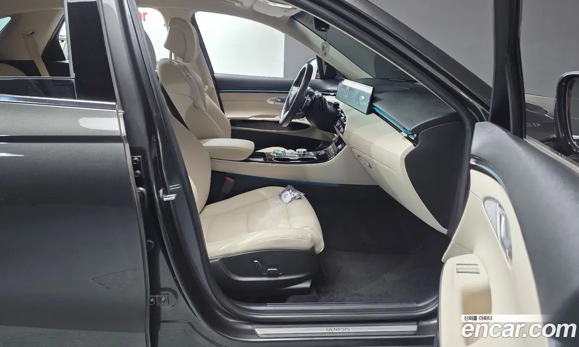 Genesis GV70 2024 2.5 автомат (гидро), фото 16 Genesis GV70 2024 2.5 автомат (гидро), фото 16