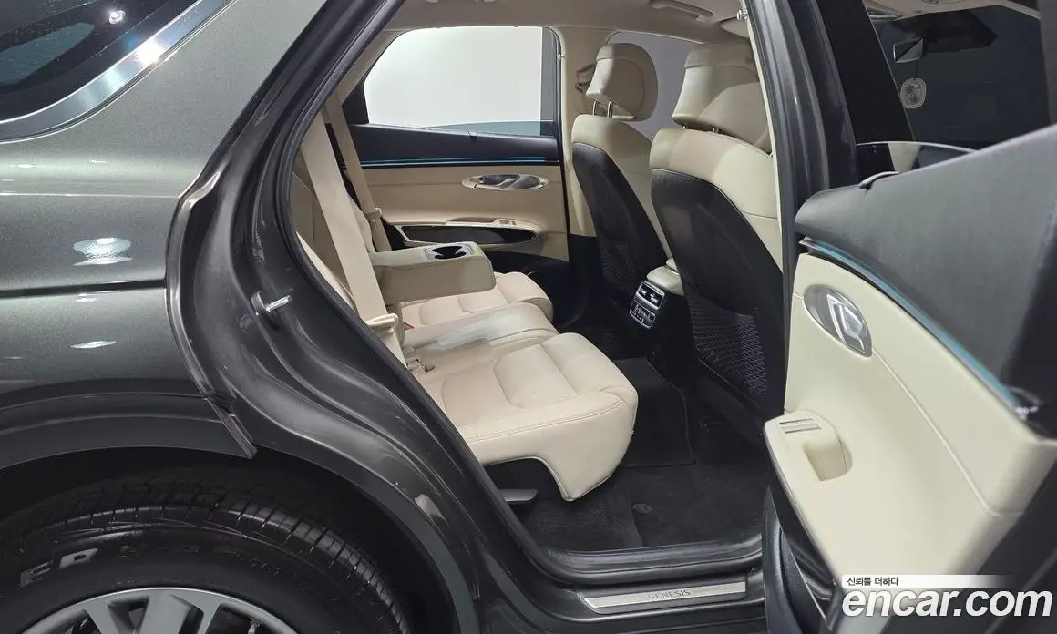 Genesis GV70 2024 2.5 автомат (гидро), фото 17 Genesis GV70 2024 2.5 автомат (гидро), фото 17