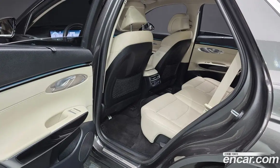 Genesis GV70 2024 2.5 автомат (гидро), фото 18 Genesis GV70 2024 2.5 автомат (гидро), фото 18