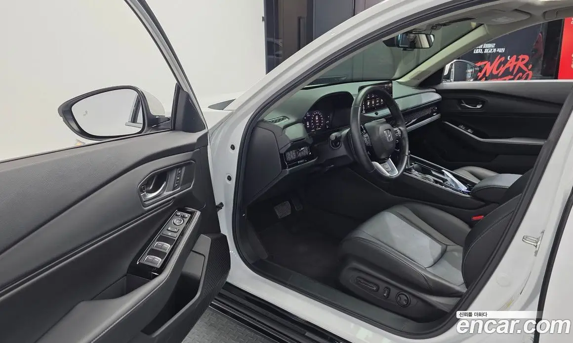Honda Accord 2024 2.0 автомат (гидро), фото 13