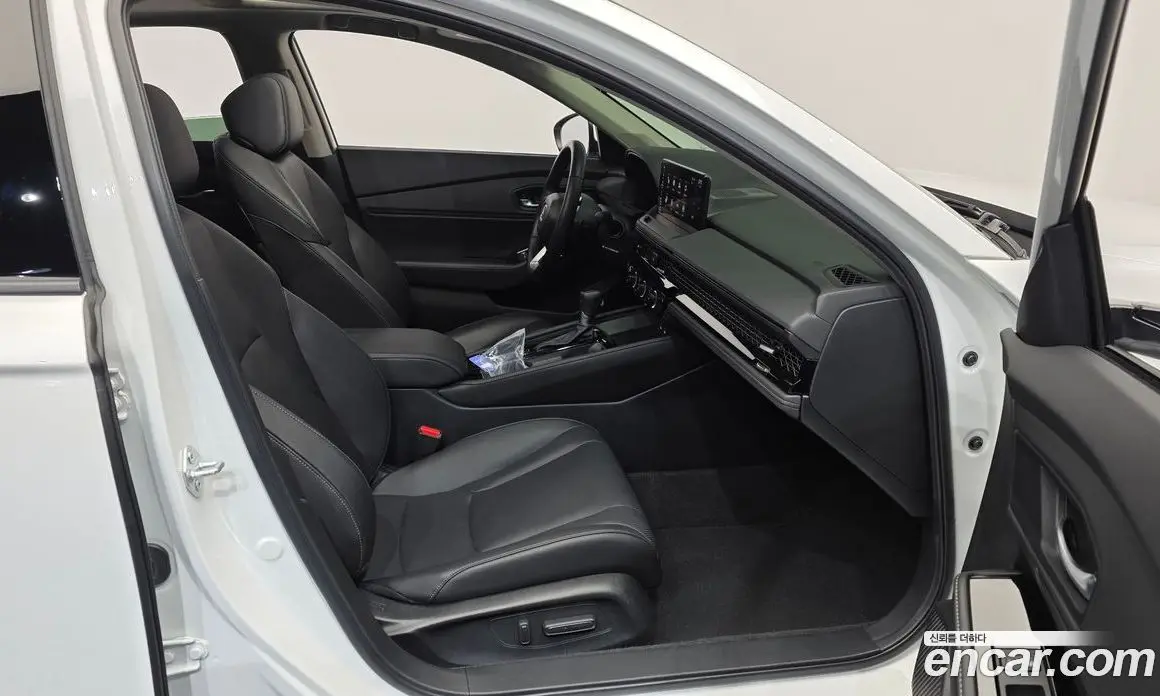 Honda Accord 2024 2.0 автомат (гидро), фото 17