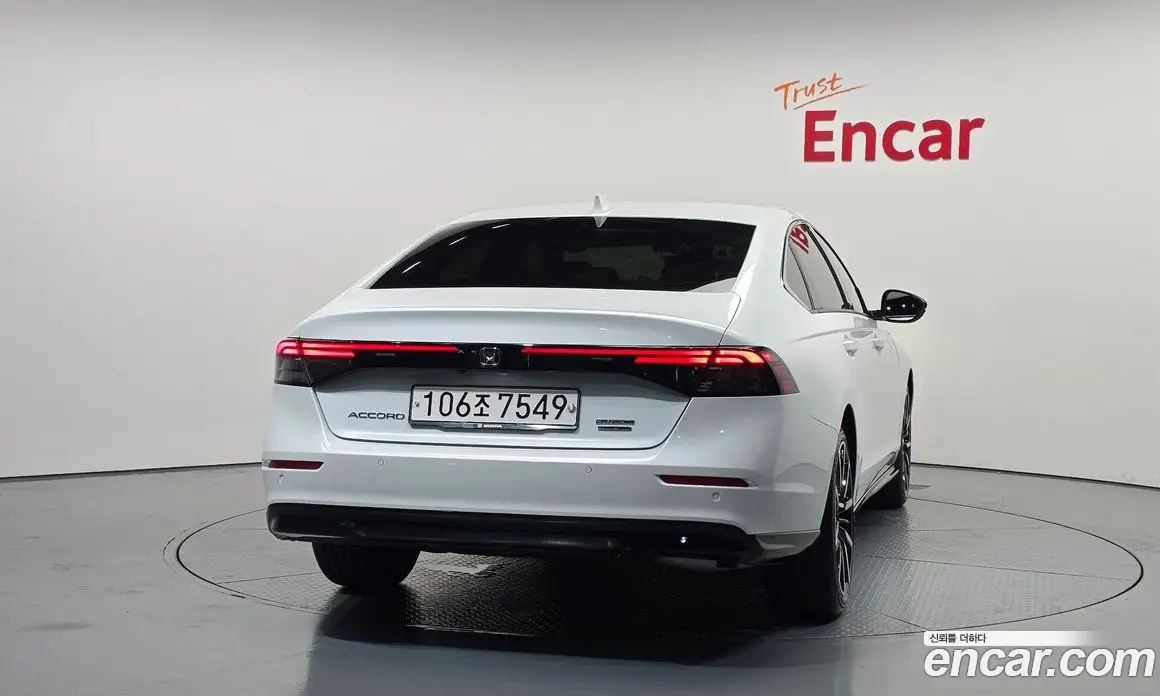 Honda Accord 2024 2.0 автомат (гидро), фото 4