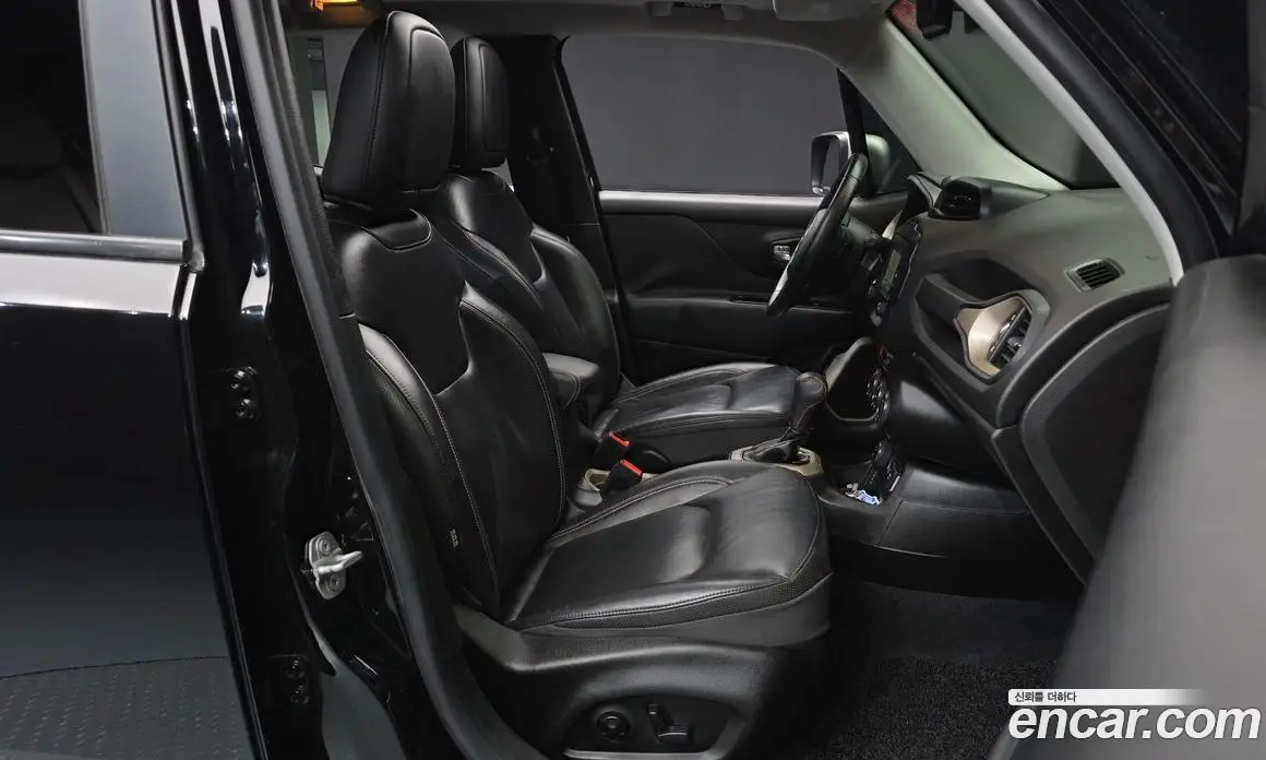 Jeep Renegade 2017 2.0 автомат (гидро), фото 16 Jeep Renegade 2017 2.0 автомат (гидро), фото 16