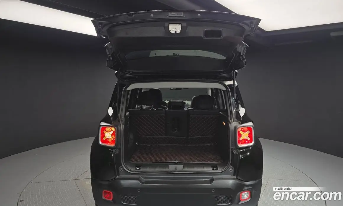 Jeep Renegade 2017 2.0 автомат (гидро), фото 26 Jeep Renegade 2017 2.0 автомат (гидро), фото 26