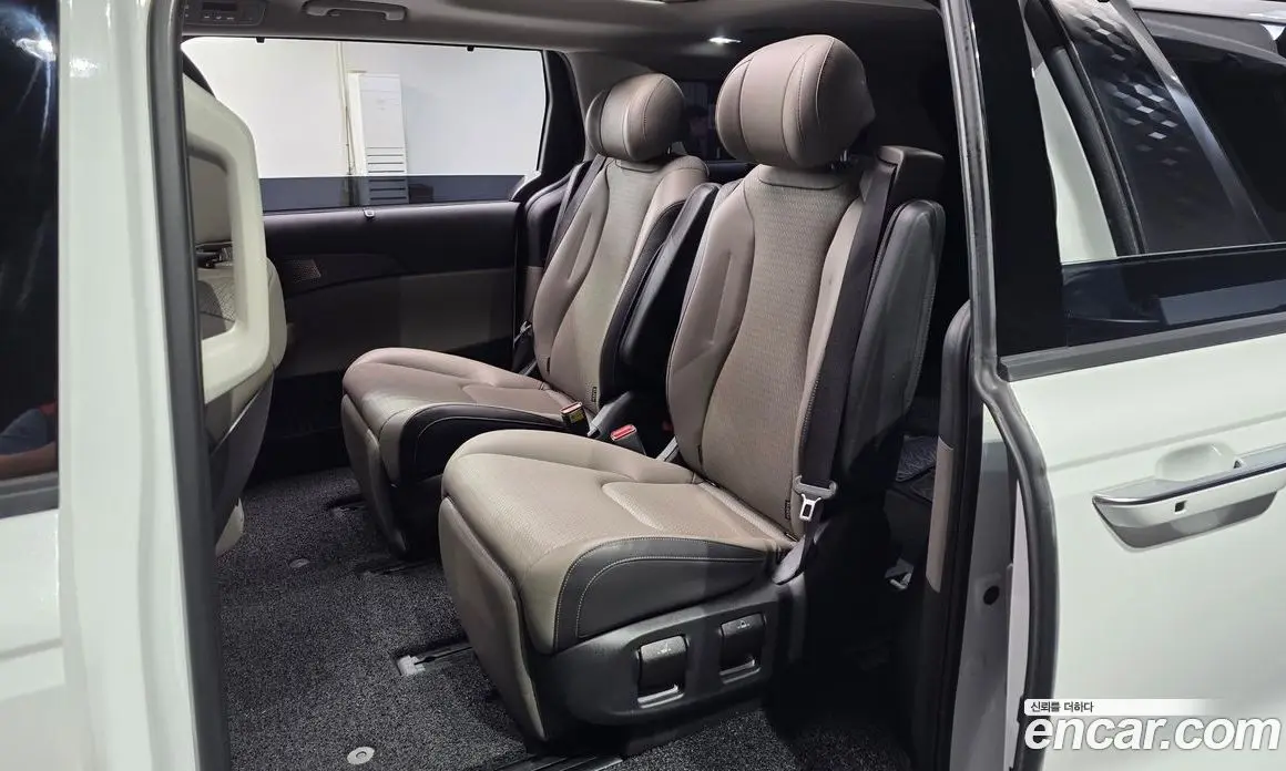 Kia Carnival 2024 1.6 автомат (гидро), фото 17