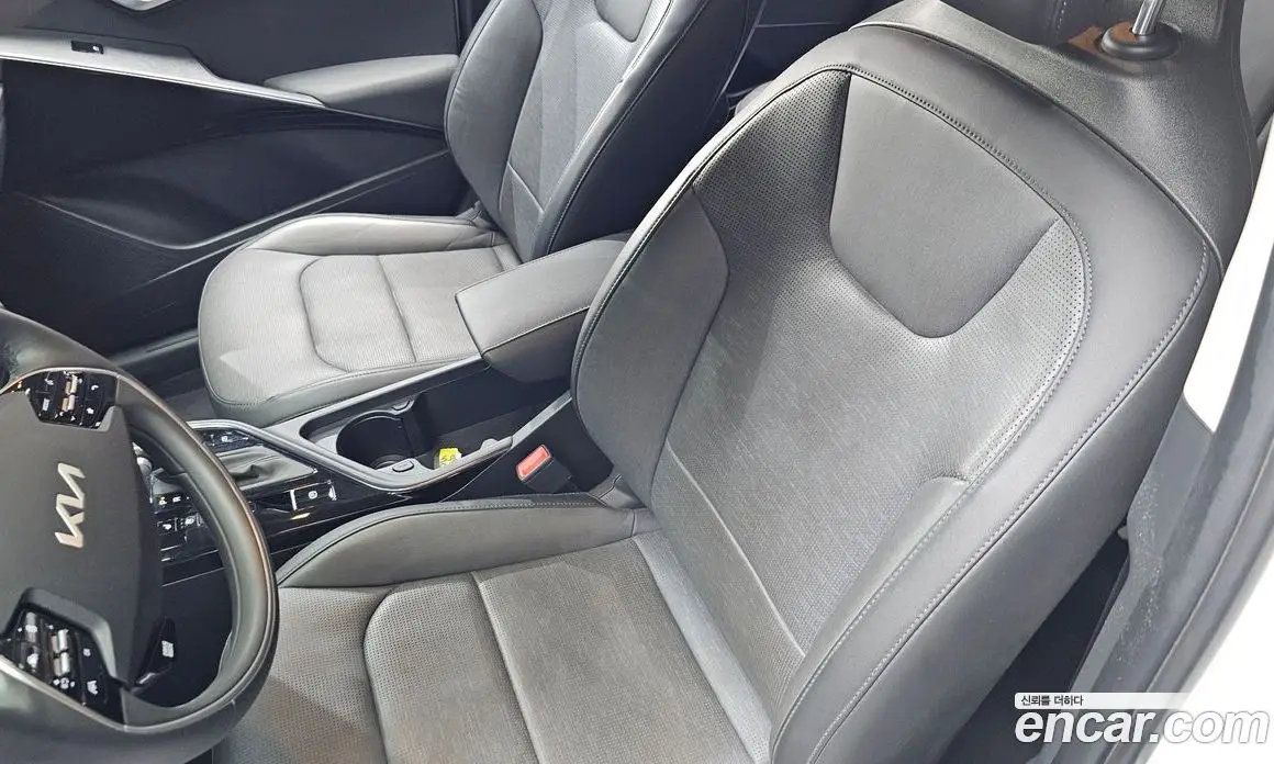 Kia Niro 2022 1.6 автомат (гидро), фото 32