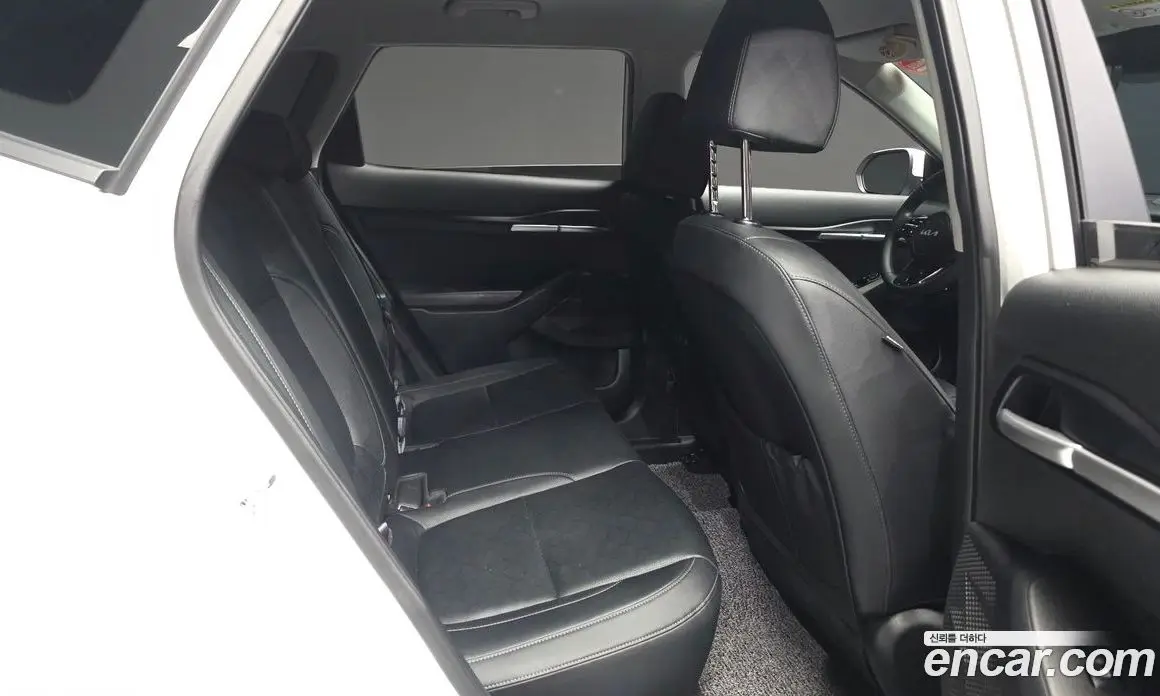 Kia Seltos 2024 1.6 автомат (гидро), фото 12 Kia Seltos 2024 1.6 автомат (гидро), фото 12