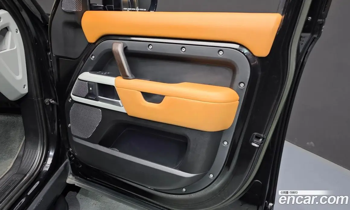 Land Rover Defender 2022 3.0 автомат (гидро), фото 14