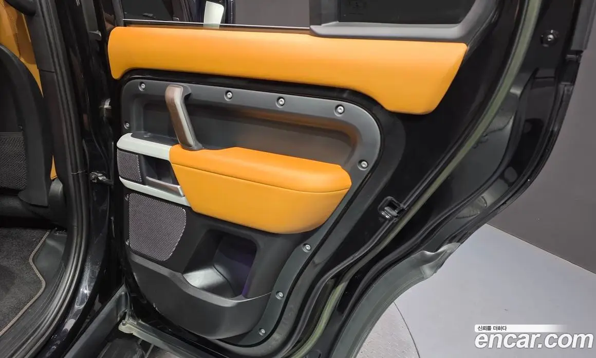 Land Rover Defender 2022 3.0 автомат (гидро), фото 15