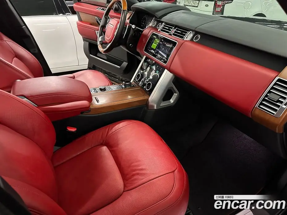 Land Rover Range Rover 2018 4.4 автомат (гидро), фото 12 Land Rover Range Rover 2018 4.4 автомат (гидро), фото 12