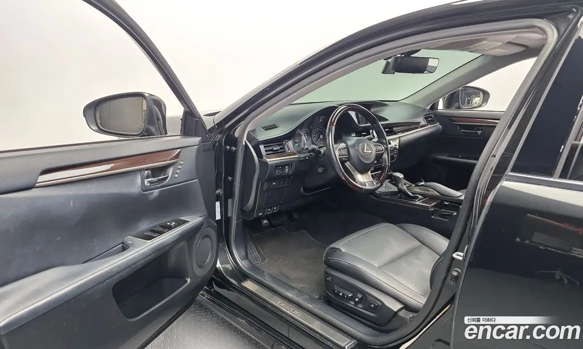 Lexus ES 2018 2.5 автомат (гидро), фото 13 Lexus ES 2018 2.5 автомат (гидро), фото 13