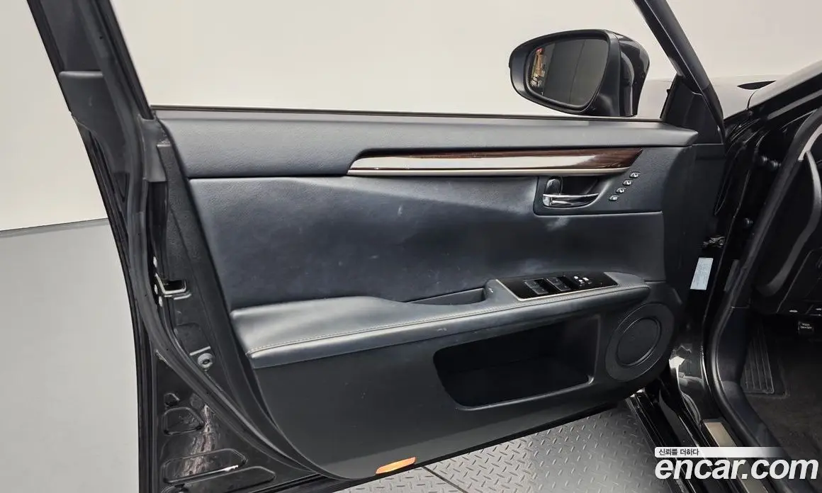 Lexus ES 2018 2.5 автомат (гидро), фото 14 Lexus ES 2018 2.5 автомат (гидро), фото 14