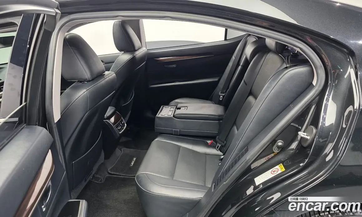 Lexus ES 2018 2.5 автомат (гидро), фото 16 Lexus ES 2018 2.5 автомат (гидро), фото 16