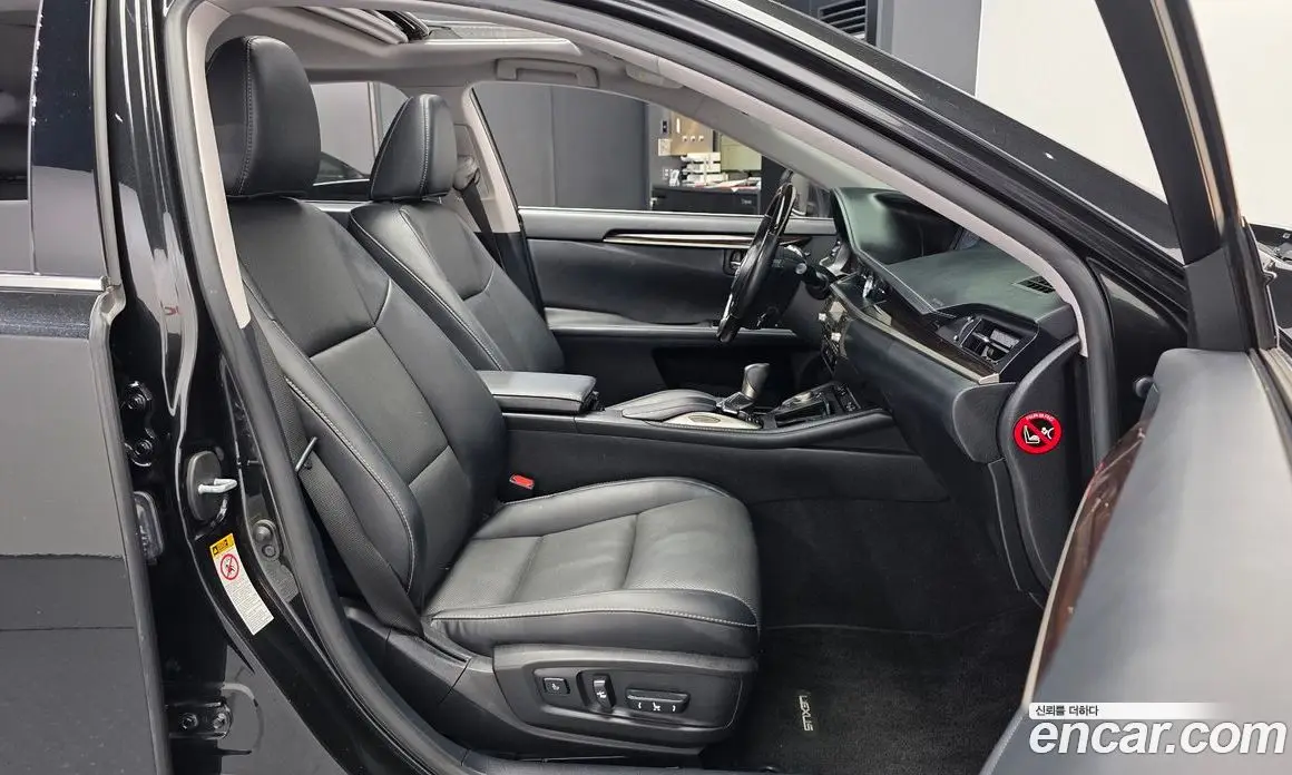 Lexus ES 2018 2.5 автомат (гидро), фото 17 Lexus ES 2018 2.5 автомат (гидро), фото 17