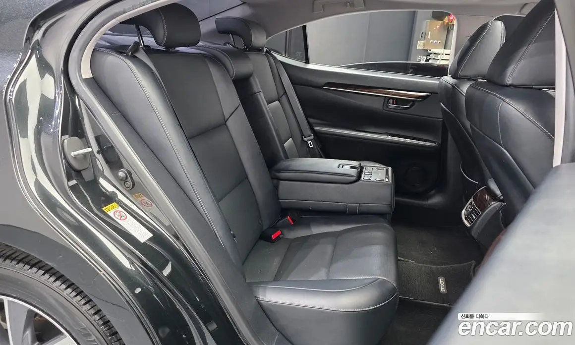 Lexus ES 2018 2.5 автомат (гидро), фото 18 Lexus ES 2018 2.5 автомат (гидро), фото 18