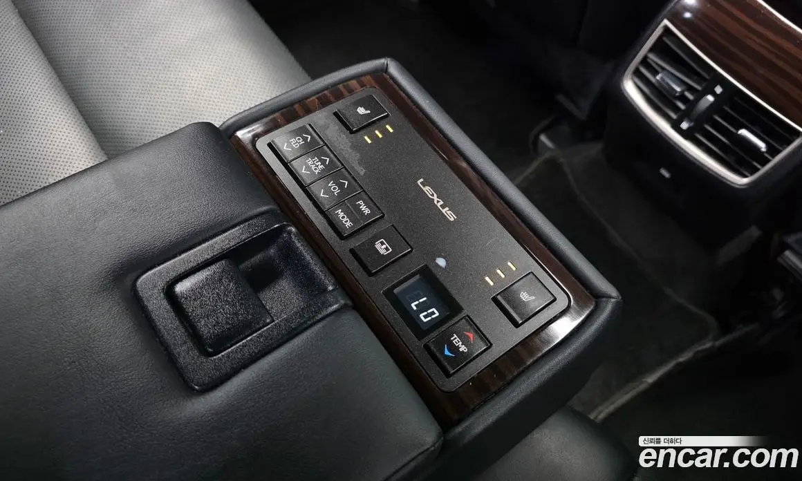 Lexus ES 2018 2.5 автомат (гидро), фото 23 Lexus ES 2018 2.5 автомат (гидро), фото 23