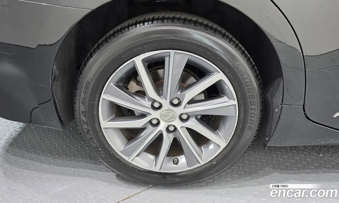 Lexus ES 2018 2.5 автомат (гидро), фото 7 Lexus ES 2018 2.5 автомат (гидро), фото 7