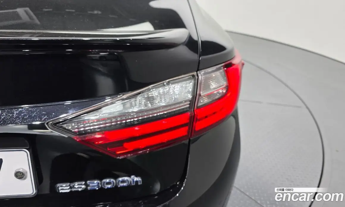 Lexus ES 2018 2.5 автомат (гидро), фото 9 Lexus ES 2018 2.5 автомат (гидро), фото 9