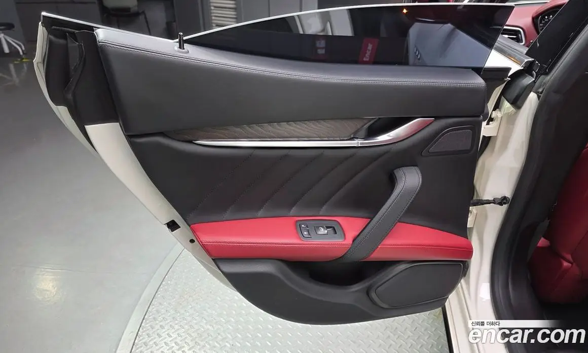 Maserati Ghibli 2019 3.0 автомат (гидро), фото 14