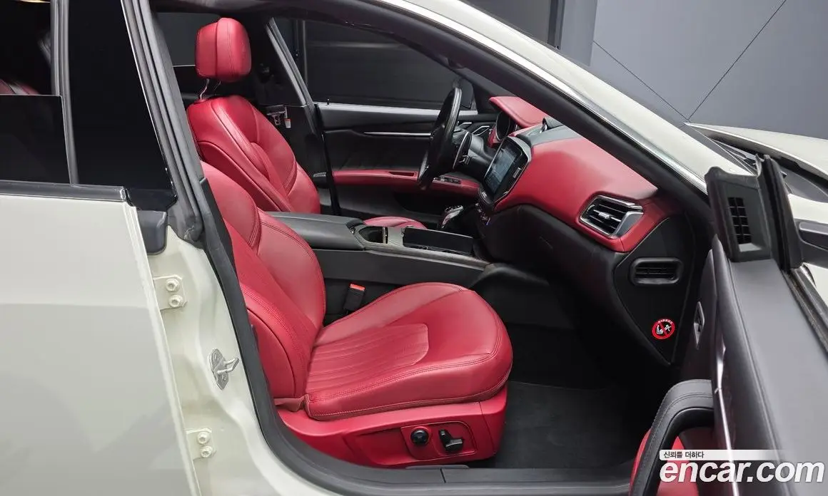 Maserati Ghibli 2019 3.0 автомат (гидро), фото 16