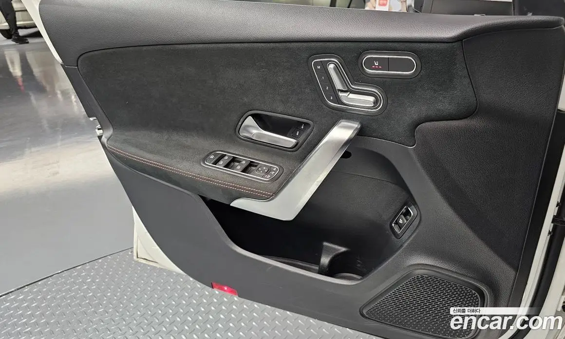 Mercedes-Benz A-Class 2021 2.0 автомат (гидро), фото 14