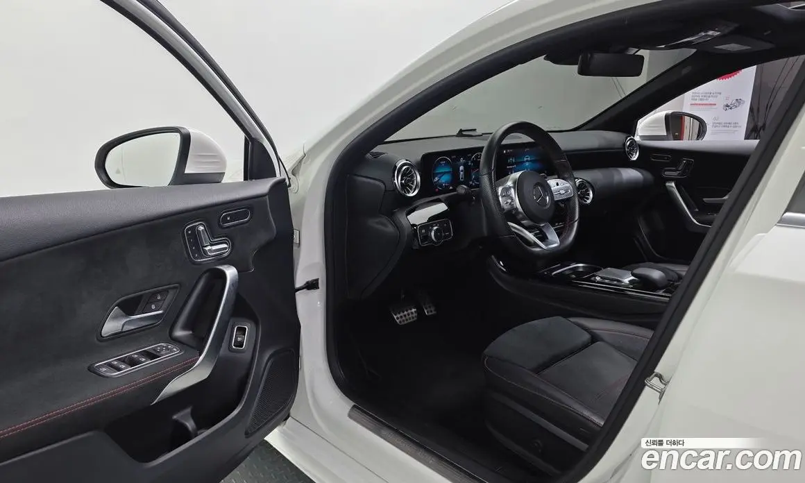 Mercedes-Benz A-Class 2022 2.0 автомат (гидро), фото 10