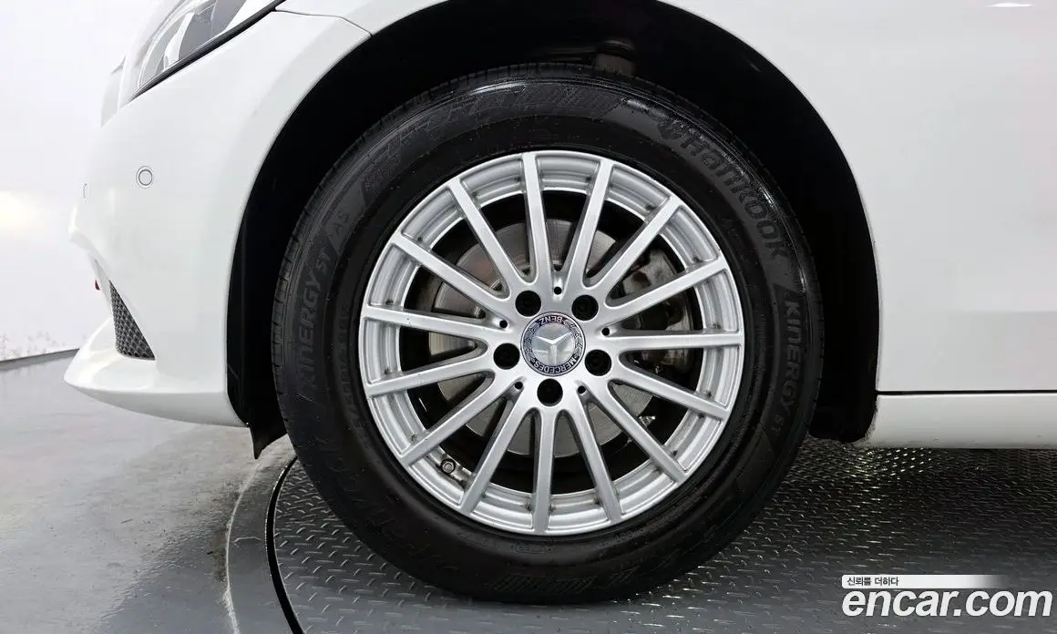Mercedes-Benz C-Class 2015 2.0 автомат (гидро), фото 5 Mercedes-Benz C-Class 2015 2.0 автомат (гидро), фото 5