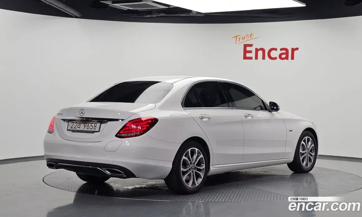 Mercedes-Benz C-Class 2018 2.0 автомат (гидро), фото 2 Mercedes-Benz C-Class 2018 2.0 автомат (гидро), фото 2