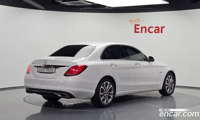 Mercedes-Benz C-Class 2018 2.0 автомат (гидро), миниатюра 2 Mercedes-Benz C-Class 2018 2.0 автомат (гидро), миниатюра 2