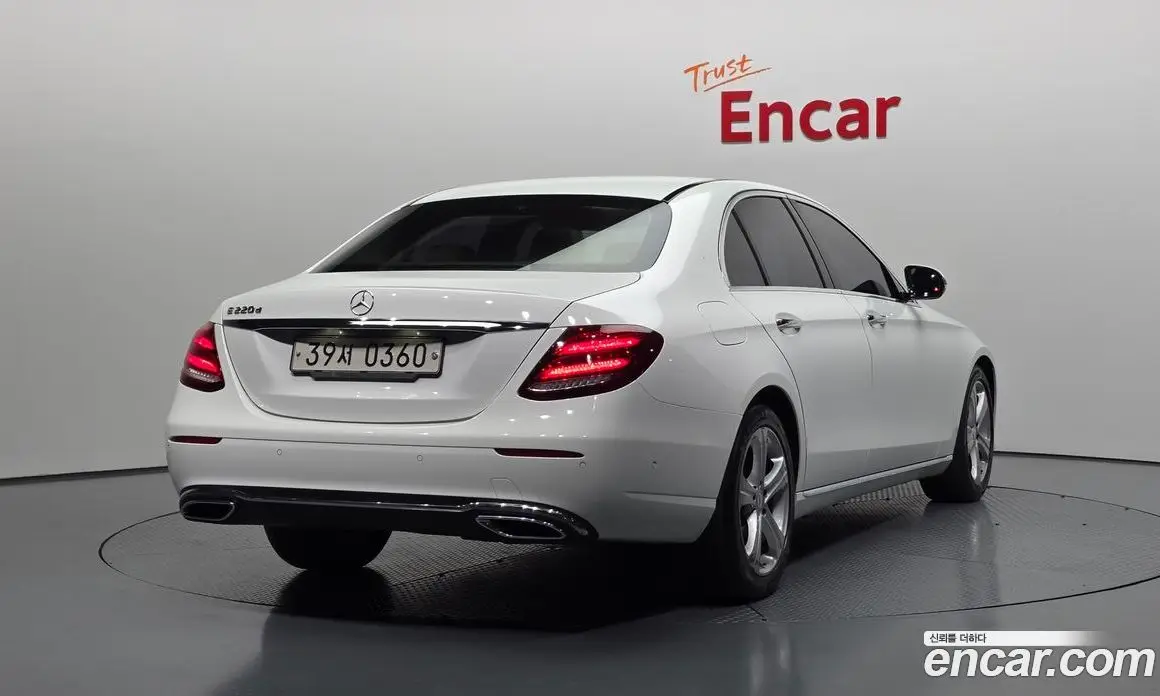 Mercedes-Benz E-Class 2016 1.9 автомат (гидро), фото 2 Mercedes-Benz E-Class 2016 1.9 автомат (гидро), фото 2