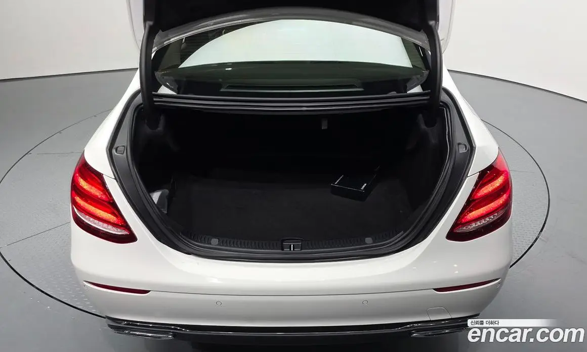 Mercedes-Benz E-Class 2016 1.9 автомат (гидро), фото 20 Mercedes-Benz E-Class 2016 1.9 автомат (гидро), фото 20