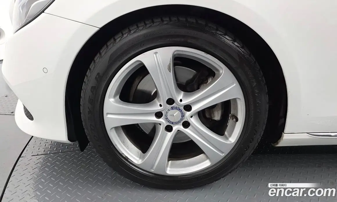 Mercedes-Benz E-Class 2016 1.9 автомат (гидро), фото 5 Mercedes-Benz E-Class 2016 1.9 автомат (гидро), фото 5
